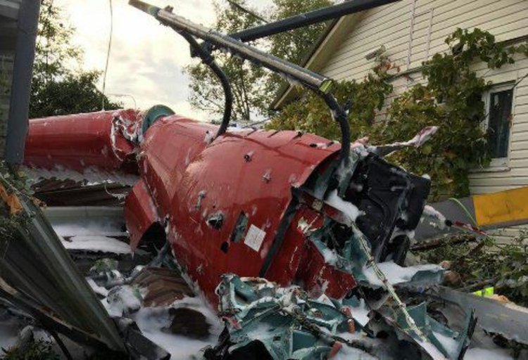 Вертолет падна върху къща в Сочи, има загинал 