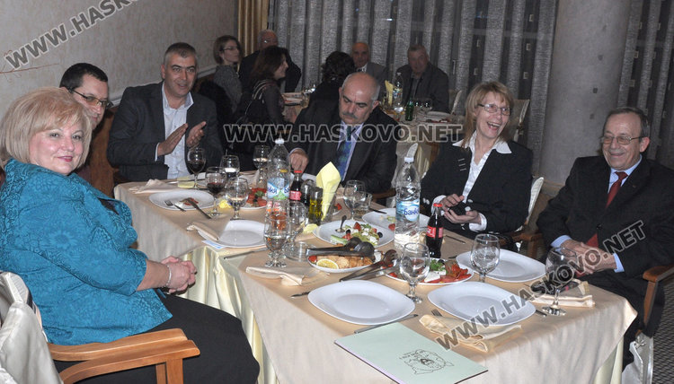 Величко Минев със Златен гвоздей, Тодор Бояджиев шеф на Строителната камара 