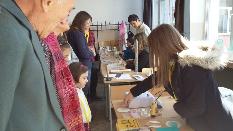 Екип от "Златаров" завоюва III-то място на "Наука на сцена"