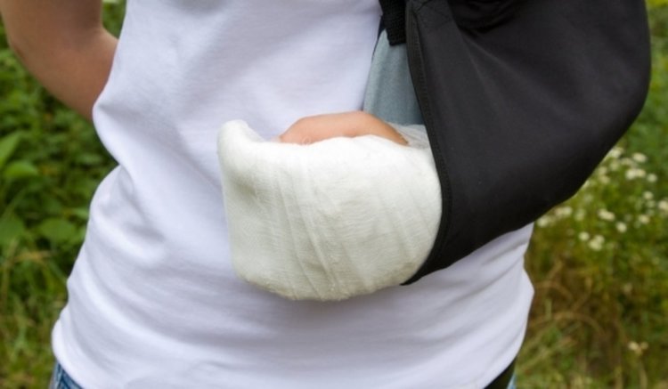 Женски бой: Възрастна дама строши ръката на опонентка 