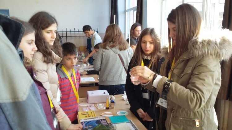 Екип от "Златаров" завоюва III-то място на "Наука на сцена"