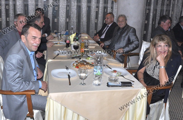 Величко Минев със Златен гвоздей, Тодор Бояджиев шеф на Строителната камара 