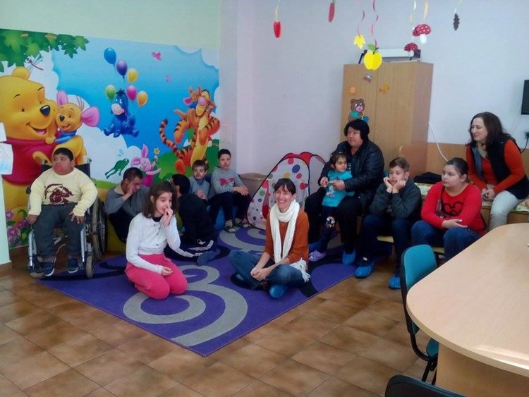 Народните будители почетоха и потребителите от Дневен център за деца с увреждания