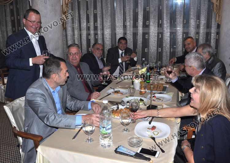 Величко Минев със Златен гвоздей, Тодор Бояджиев шеф на Строителната камара 