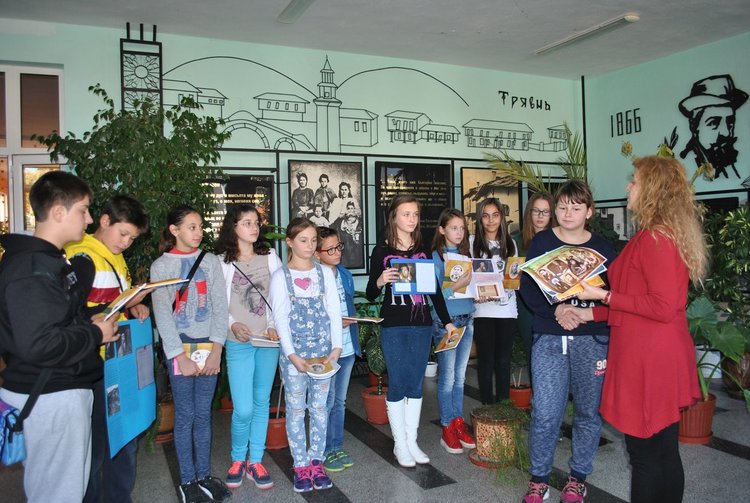 Седмокласничка организира флашмоб за народните будители