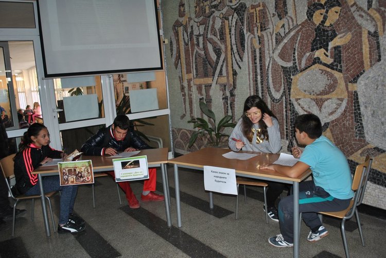 Седмокласничка организира флашмоб за народните будители