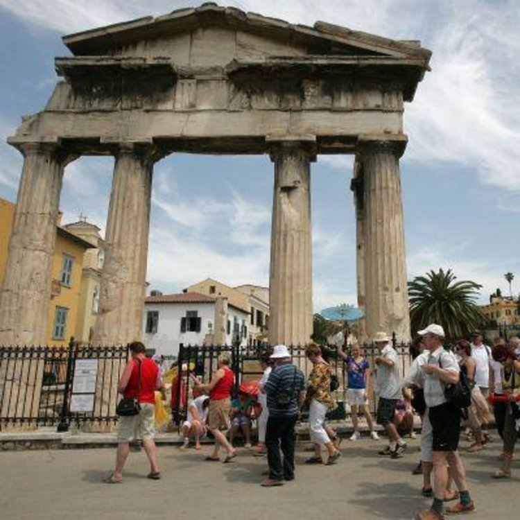 Приходите от туризъм в Гърция спадат, в България растат