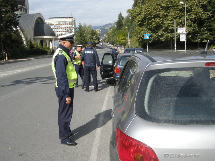 Четири тежки катастрофи за месец с 5-ма ранени и един загинал