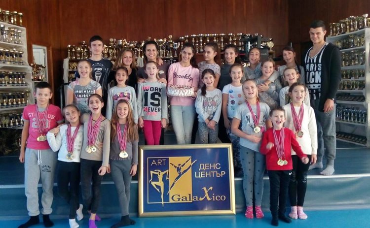 "Галаксико" се раздели официално с Ивайло Янев и Златомир Колев