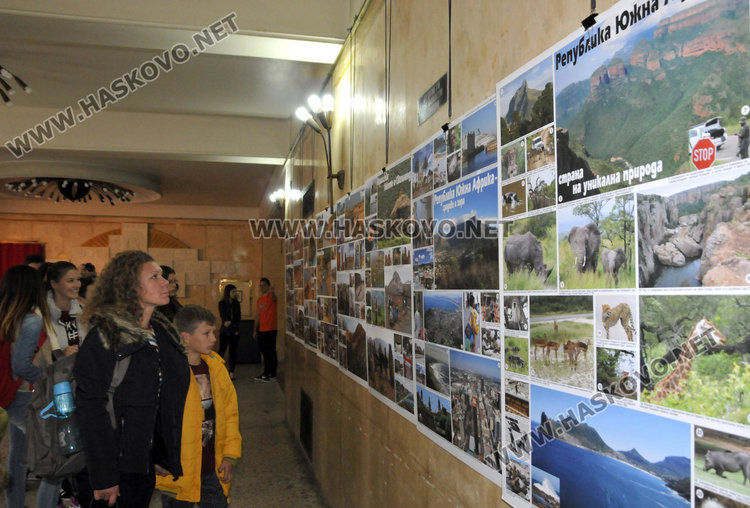 Професор показва в "Заря" 40 фотографии от различни континенти