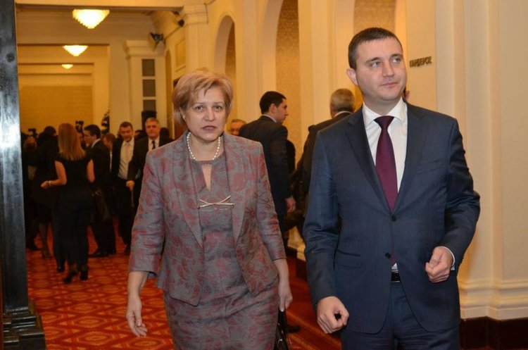 Бюджетът мина през комисията на първо четене