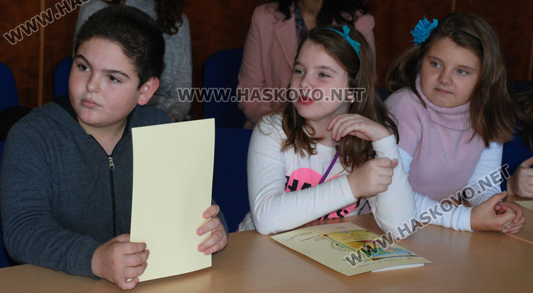 Наградиха малките посланици на доброто