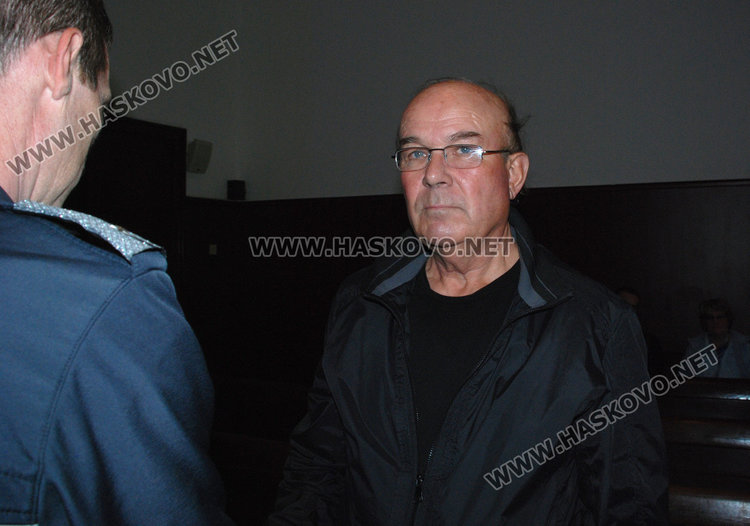 Съдът пусна от ареста бивш шеф на митницата, стрелял по цигани