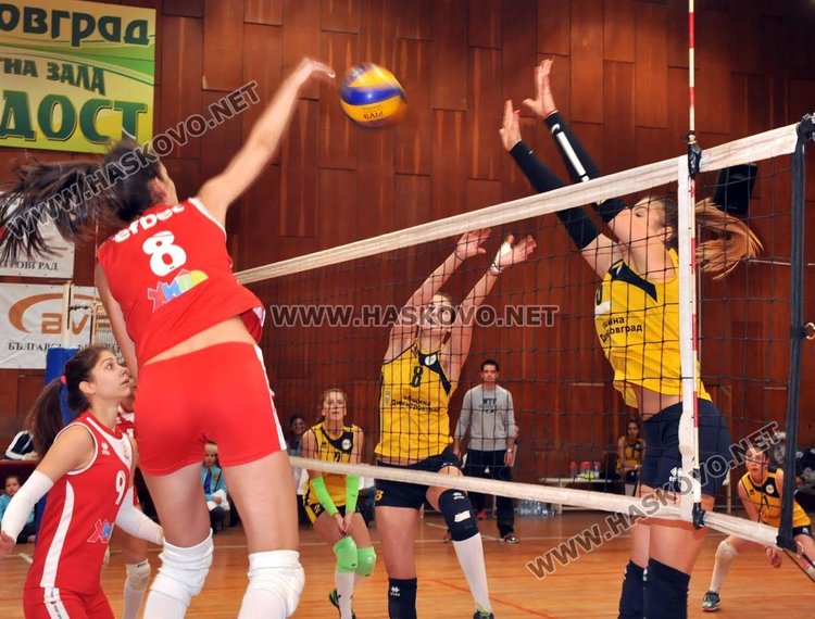 Волейболистките на "Раковски" победиха ЦСКА с 3:0