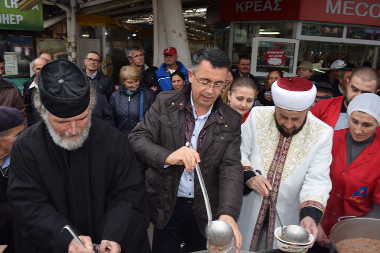 Ашуре в Кърджали:Последни зрънца на човещината и добрината 