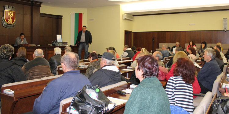 Гласуват машинно в 11 секции в училищата "Рилски" и "Петьофи" 