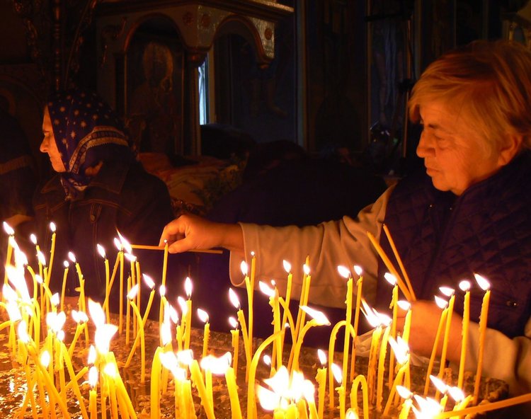 Архангелова задушница отбелязва утре православната църква