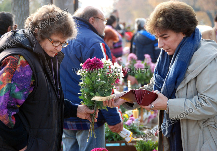 Архангелова задушница е, почитаме паметта на починалите близки