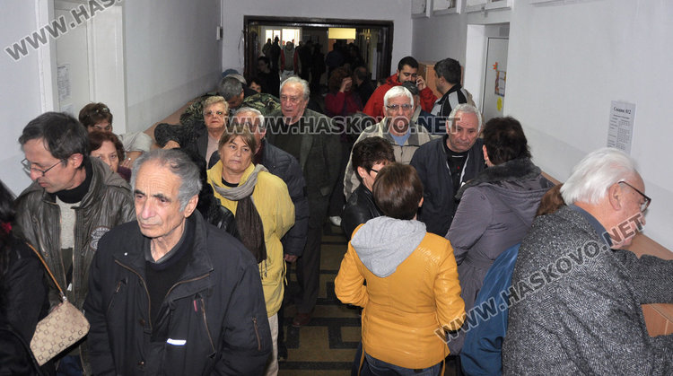 Опашки пред урните, над 10 000 в Хасково гласуваха до 10 ч.