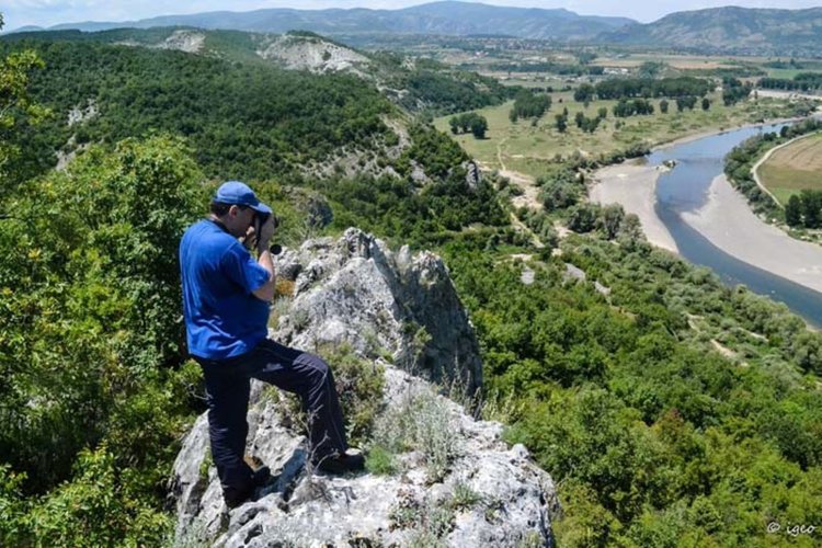 Гигантската арка край изоставеното Орешари