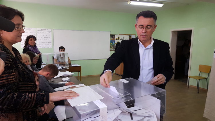 Хасан Азис: Гласувах за една свободна и просперираща България