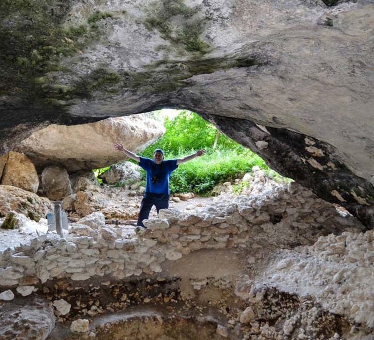 Гигантската арка край изоставеното Орешари