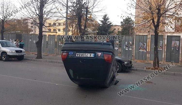 Заплеснат харманлиец се обърна с Форда си по таван на главната