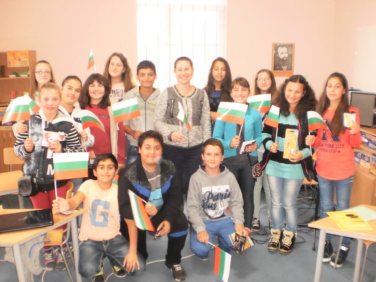 В Бяла река с патриотични игри отбеляза патронния празник на училището