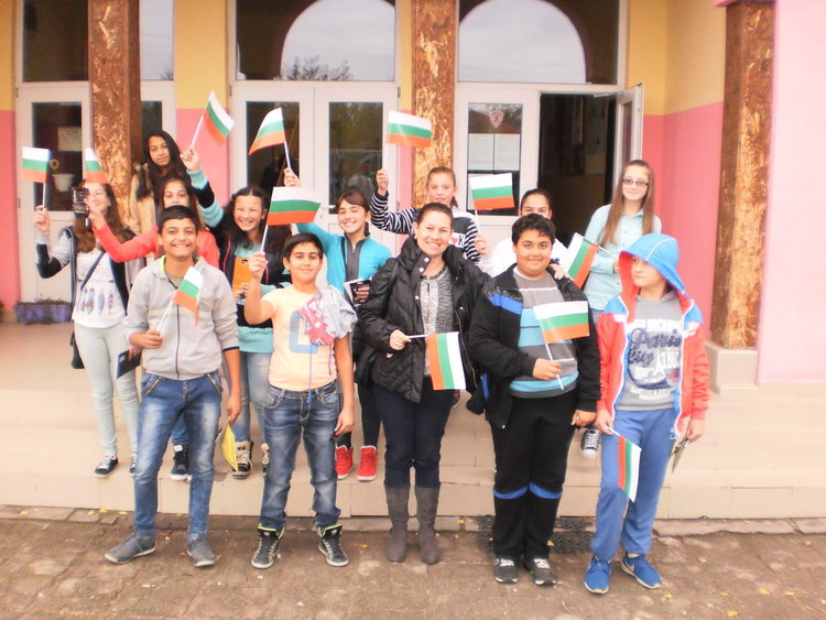 В Бяла река с патриотични игри отбеляза патронния празник на училището