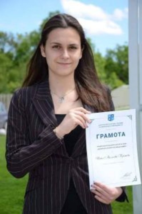 Ученичка и учител от Езиковата гимназия в Кърджали печелят „1000 стипендии“ за втора година