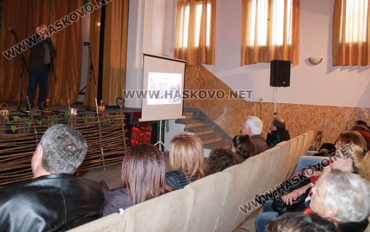 Родопски носии демонстрираха на Архангеловден в Радиево