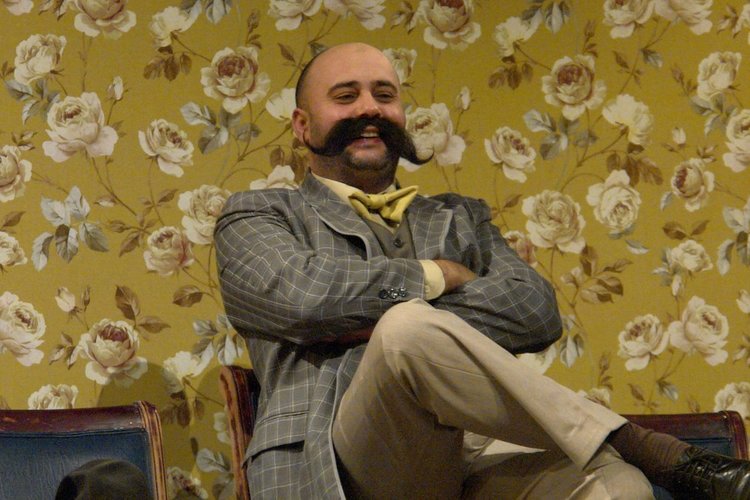 Драматичният театър на Варна гостува в Кърджали със "Свекърва"