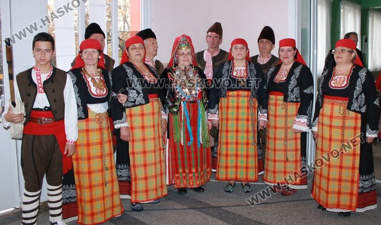 Родопски носии демонстрираха на Архангеловден в Радиево