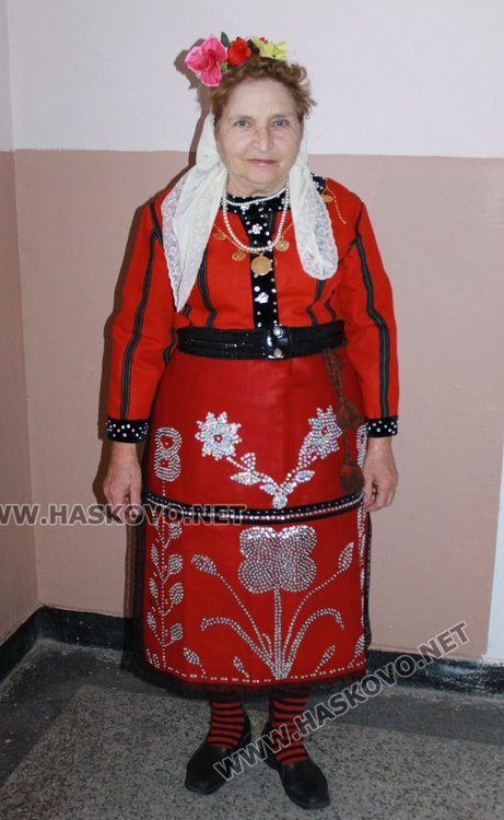 74-годишната баба Пенка пази подобно облекло от майка си