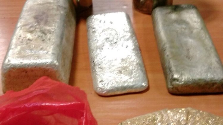 Пресякоха контрабанда на сребърни кюлчета и чаши