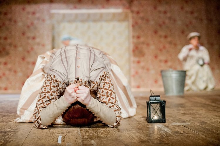 Драматичният театър на Варна гостува в Кърджали със "Свекърва"