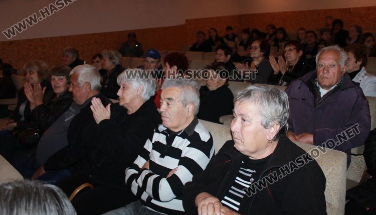 Родопски носии демонстрираха на Архангеловден в Радиево