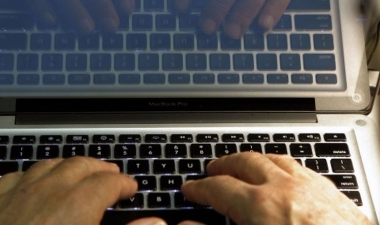  Китай със спорен интернет закон