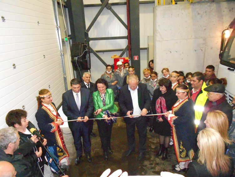 Направиха първа копка на проекта за рехабилитация на топлопровода от Беденски бани до Девин