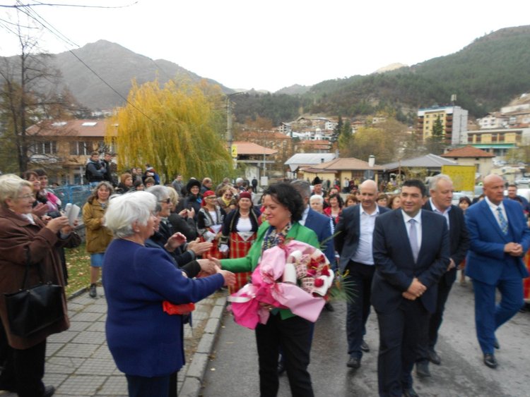 Направиха първа копка на проекта за рехабилитация на топлопровода от Беденски бани до Девин