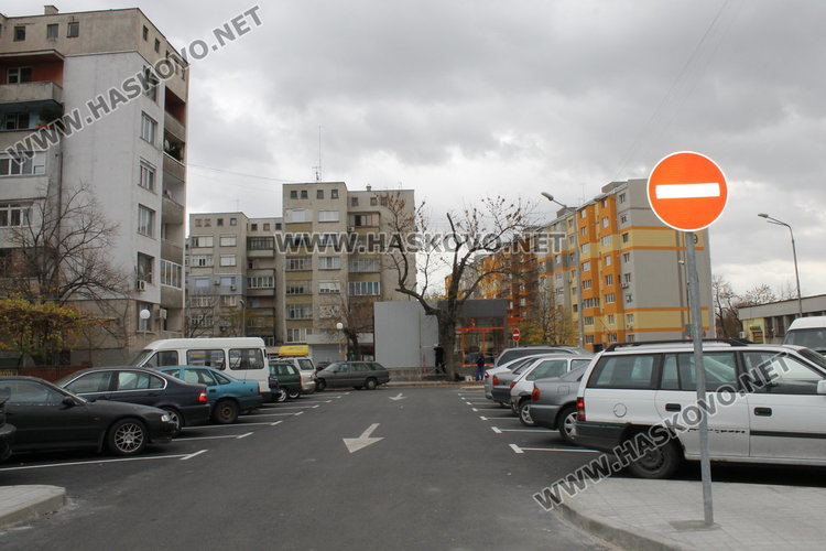 Безплатен ще е паркингът, изграден на мястото на пазара