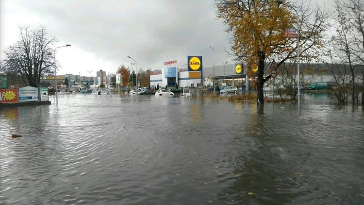 Потопът пред "Технополис"