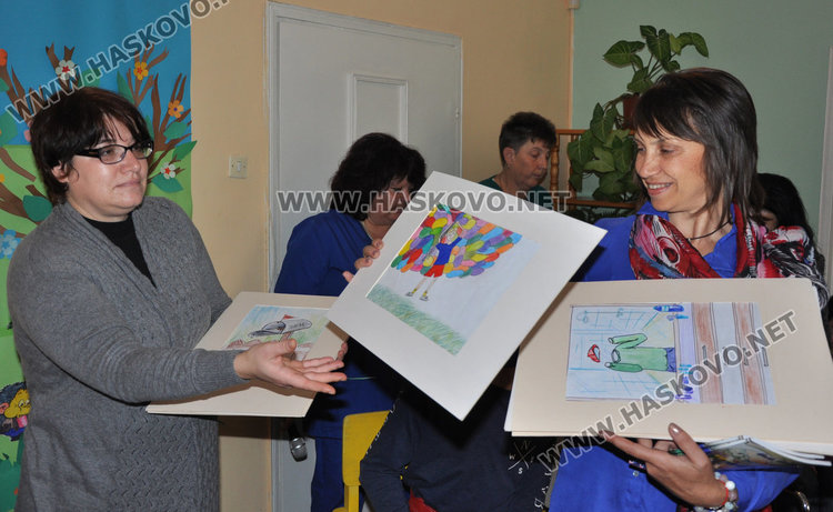 Шестокласничка продава първата си книга благотворително за Дом  “Марина“