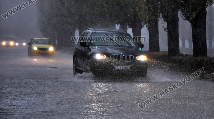 25 л. кв/м удави Хасково, наводнени трафопостове извън строя