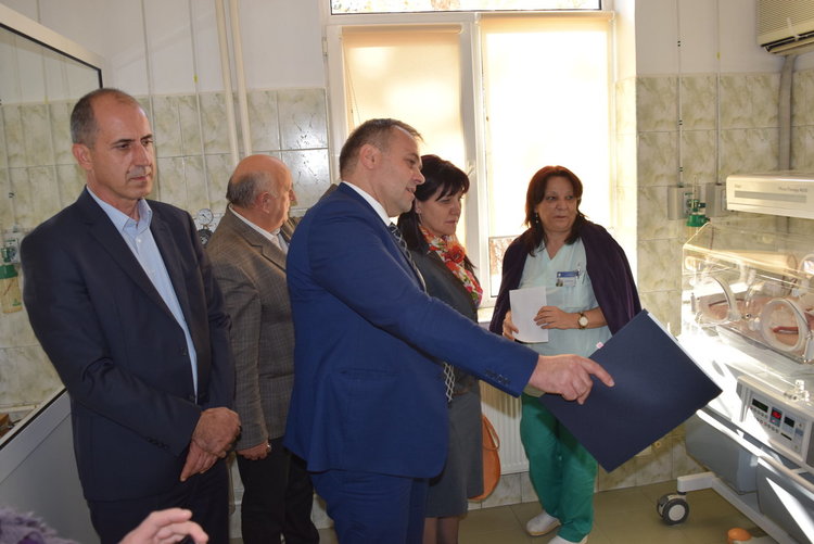 Нова техника за новородени заработи в болницата,за пет години здравното заведение е получило 5 млн.за апаратура