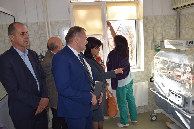 Нова техника за новородени заработи в болницата,за пет години здравното заведение е получило 5 млн.за апаратура