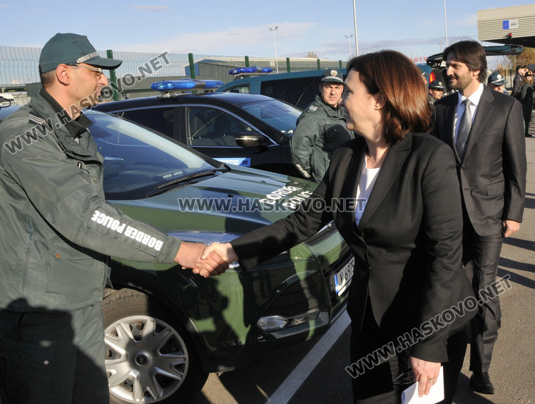 Бъчварова разписа изплащането на извънредните на полицаите