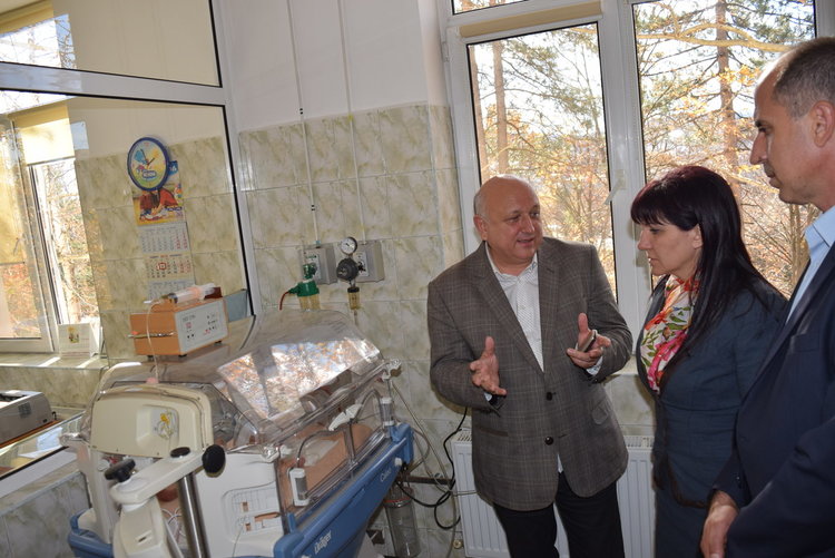 Нова техника за новородени заработи в болницата,за пет години здравното заведение е получило 5 млн.за апаратура