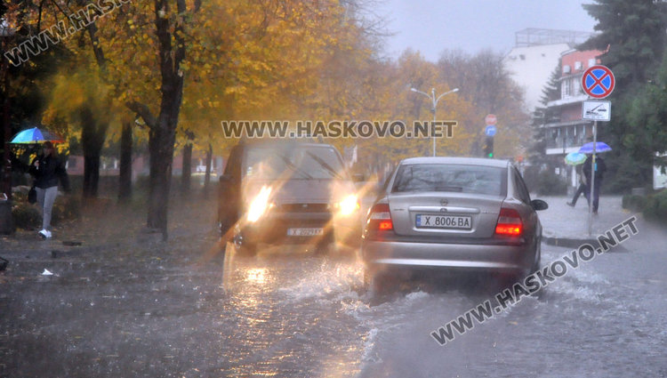 25 л. кв/м удави Хасково, наводнени трафопостове извън строя