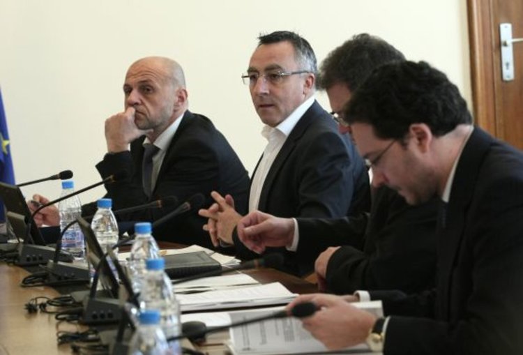 Денят след втория тур на изборите - 14 ноември ще е неучебен 